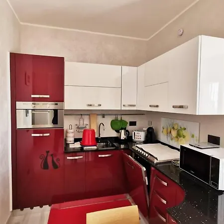 - Iris - * Vallecrosia