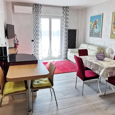 - Iris - Apartment