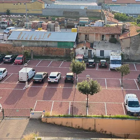 - Iris - דירה ולקרוסיה